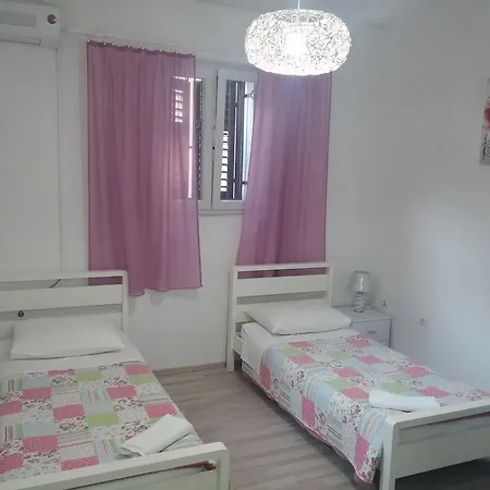 Summer Bay 3* سبليت